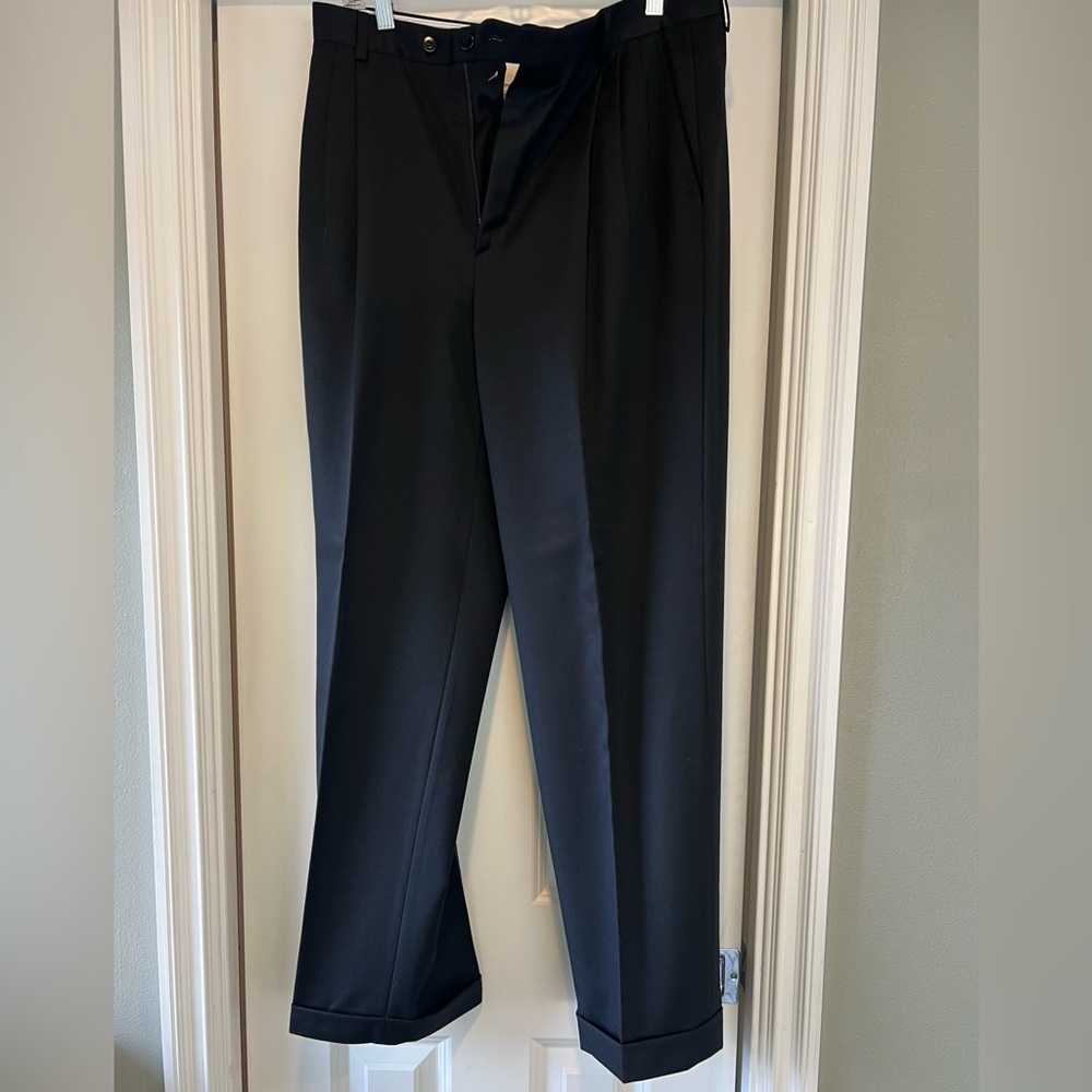 Men’s Pleated slacks